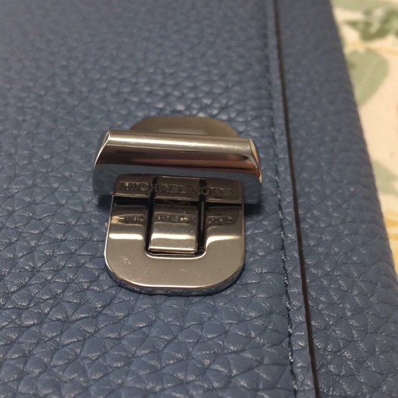 NWT Michael Kors Large Sullivan Leather Wallet Blue - Picture 2 of 8